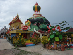 タイの変なお寺に行ってきました！Part 1 – Wat Wat Pa Lak Roi