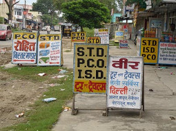 インドで携帯を買うには – 進化するインドの携帯事情