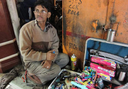 インドの面白い職業 – 路上のガス売り