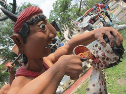 タイの変なお寺 Part 3 – ワットパイロンウア(WatPhaiRongWua)