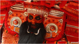石器時代から続く祭が最先端！　前衛すぎるインドのお祭りティヤムが凄い