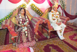 インドの結婚式には不思議な儀式がいっぱい。　秘められた儀式の意味を探る