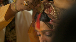 インドの女性を縛る５つのこと。　古い慣習に囚われるインドの女性たち