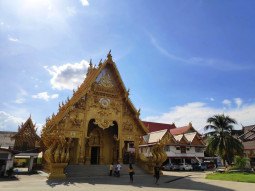 金の寺と白の寺。 タイ北部の秘境 ナーン県で珍寺を訪問する【ティラキタ駱駝通信 11月28日号】