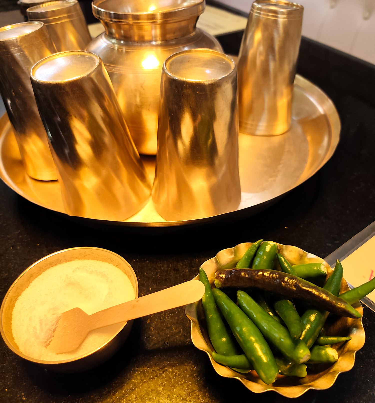 オディシャ料理の総本山Odhisa Hotel で滋味溢れる伝統料理をいただく